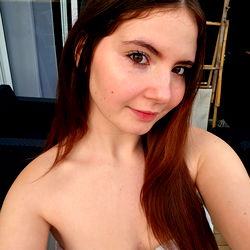 Candy🍋‍🟩 photo