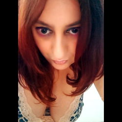 Andaluza, OnlyFans Model from Spain, Showing Her Face and Shoulder