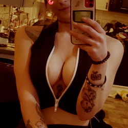 Intimate Model Ash_baybee, Age 25, Female - Virginia