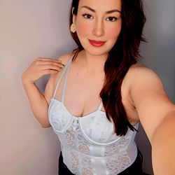 Scarlett's Fashionable Mood