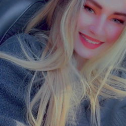 Alexandra Spencer, Instagram Model