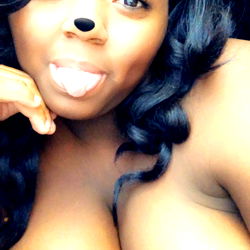 Sexy Brunette in OnlyFans Post