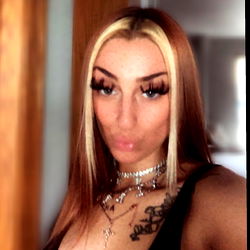 OnlyFans Model Archie