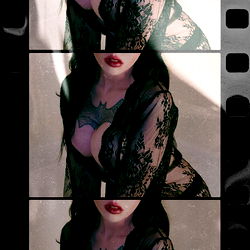 Vivid Model GrimmDoll