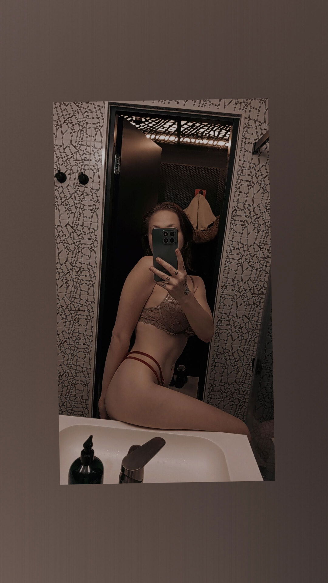 gogosex_couple photo