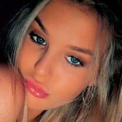 Aves, a Stunning OnlyFans Model