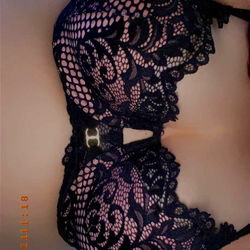 OnlyFans Model Photo Showcase