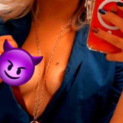 Honey Bee on OnlyFans