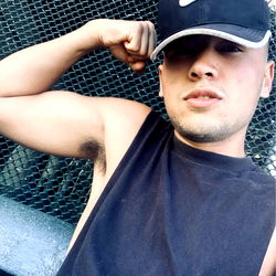 FansOnly Model Papi.amorr Posing in Streetwear