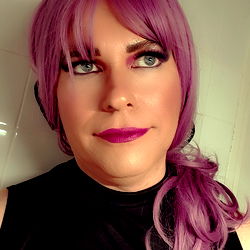 Female Model Iris Night in Gender-Neutral Fashion