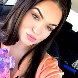 OnlyFans Model 'HatedQueenXXX' in Arizona Car