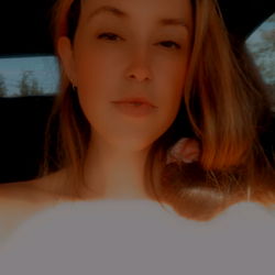 Cute Nude Selfie of Alaine Elizabeth, Model