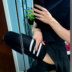 Femboy Oz Model Selfie