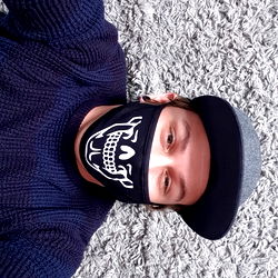 Stylish Midlander in Trendy Fashion