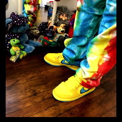 Colorful, Multi-Patterned Streetwear Fashion