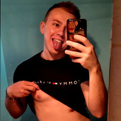 OnlyFans Model Маaxim Shares Body Update with Abs-Defining Routine,