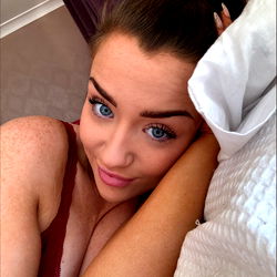 Ava Louise Model Photo