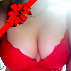 Adriana, Onlyfans Model in Red Bra