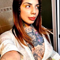 Anakarenina, a model on OnlyFans