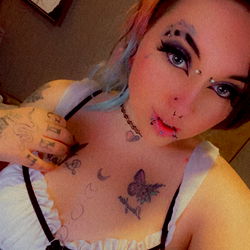 Onlyfans Model Jojo: Stunning in Her Erotic Attire