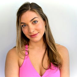 OnlyFans Model Alora - Jewish Yoga Girl