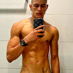 Shredded Male Model Mike Castaño