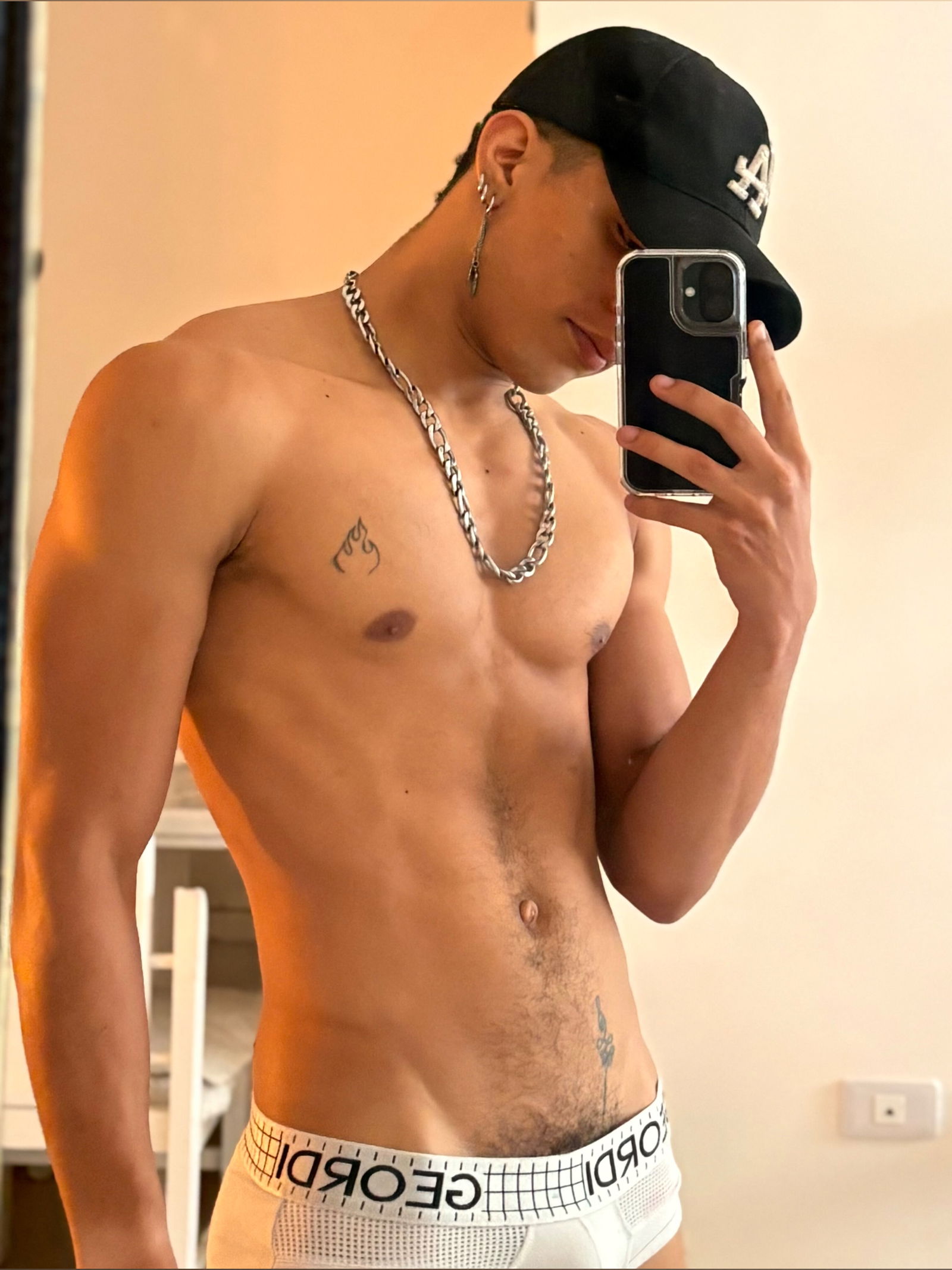 Mike Castaño. photo