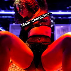 Arries Alicia Strikes a Pose