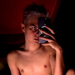 Avan Phoenix: An Intimate Photoshoot