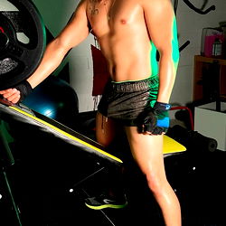 Onlyfans Model Alejo Díaz in Gym
