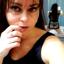 Vic - OnlyFans Model