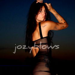 𝗝𝗢𝗭𝗬𝗕𝗟𝗢𝗪𝗦 ❤️‍🔥 photo