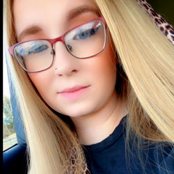 OnlyFans Model Katie