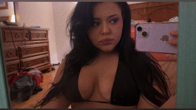 AdriannaXXXclusive photo