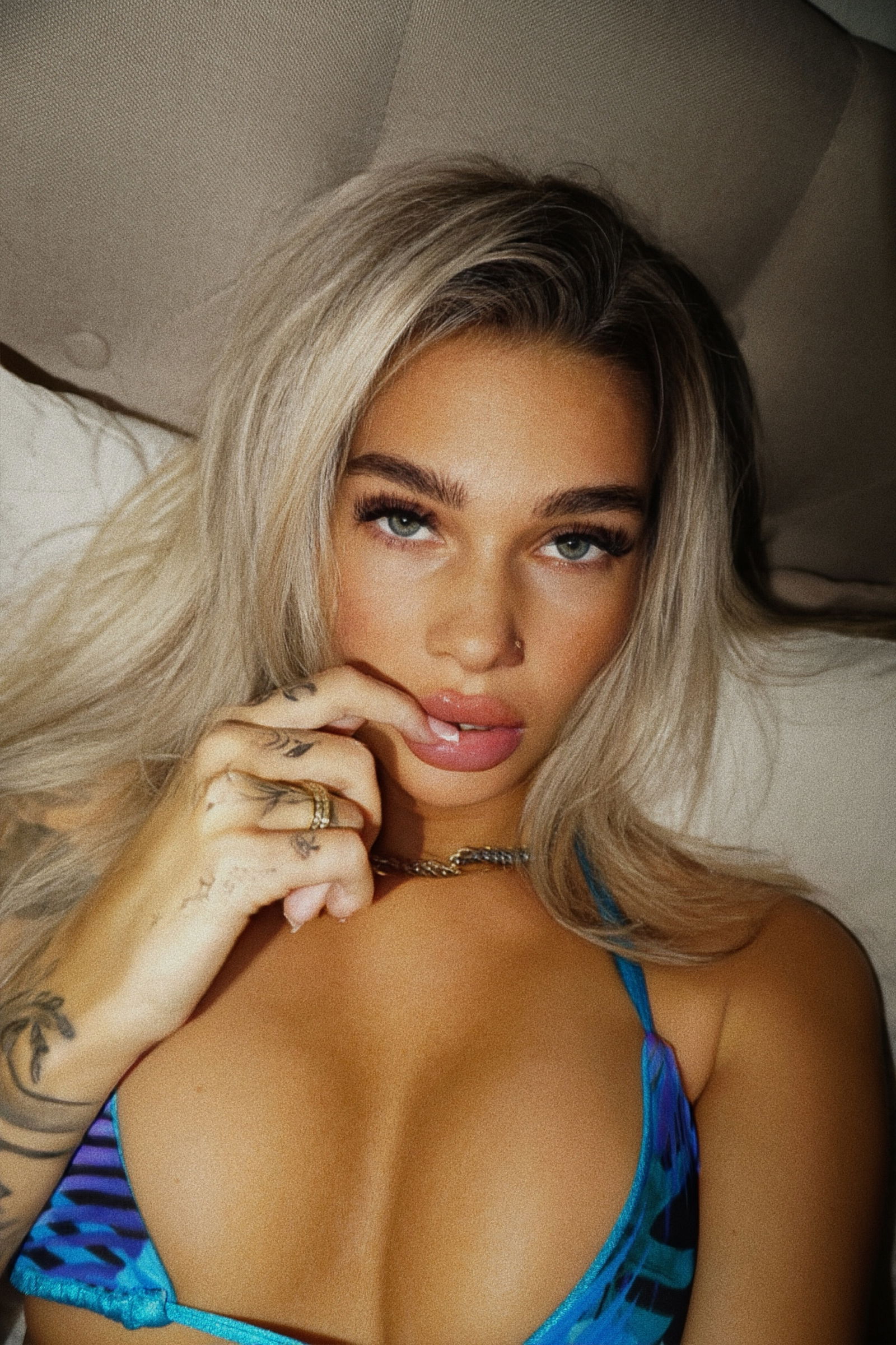 Hannn 🖤✨  (YOUR FAVORITE BABE) photo