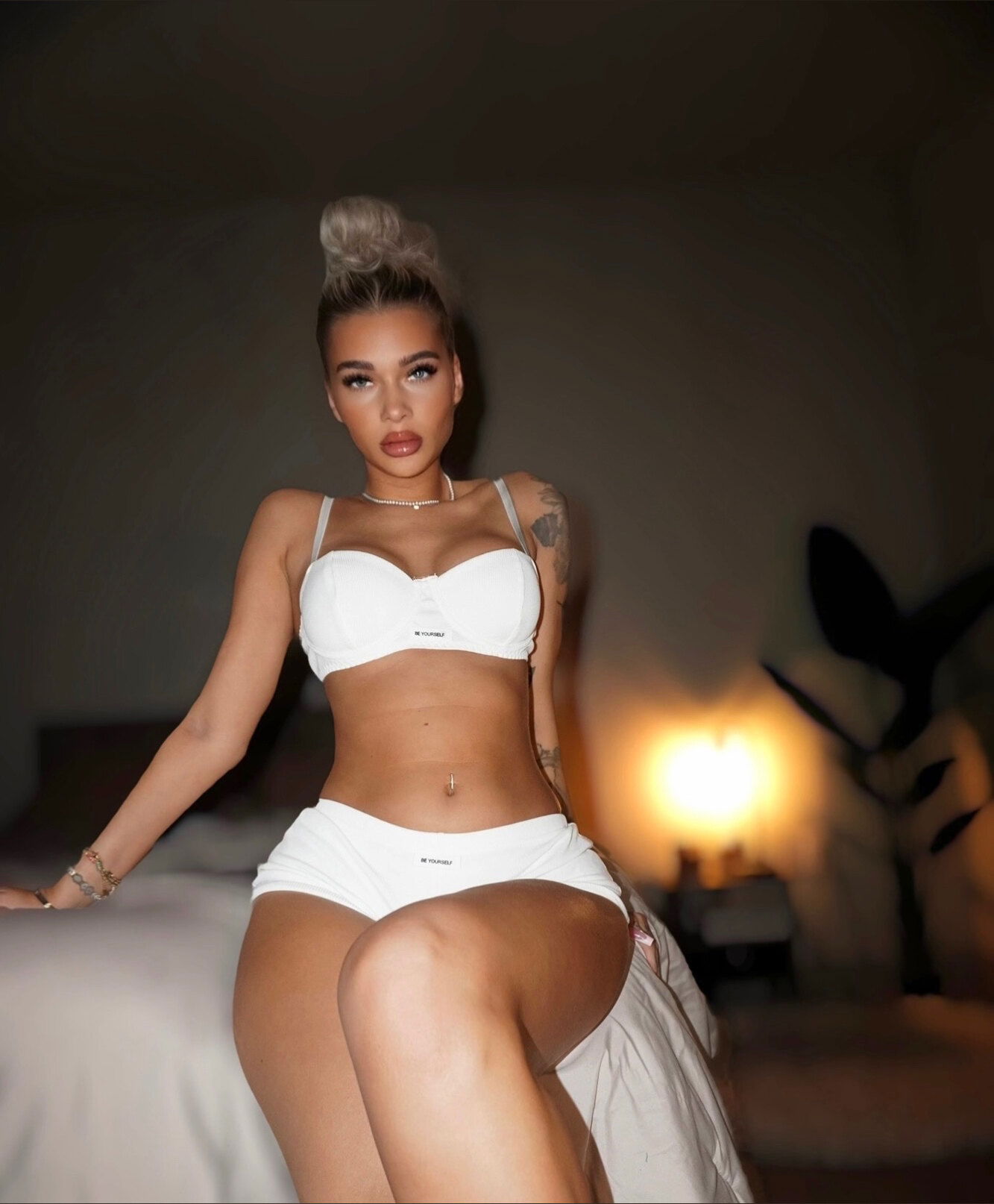 Hannn 🖤✨  (YOUR FAVORITE BABE) photo