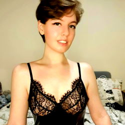 Cute and confident OnlyFans model Ali, back from England!