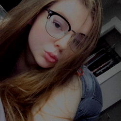 Gorgeous OnlyFans Model Ali Stuns in Her Latest Photo