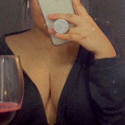 OnlyFans Model Aurora Sharing Her Beauty with the World