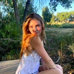 Lara Means 🌹 photo