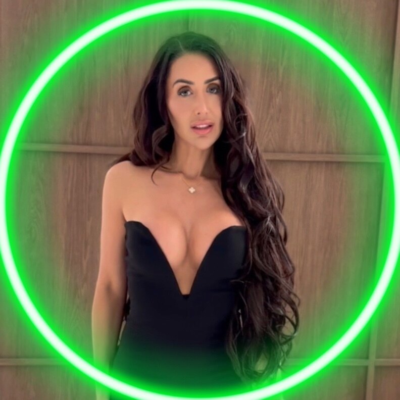 𝐌𝐈𝐒𝐒 𝐏𝐄𝐑𝐑𝐈 👠 🇬🇧 photo