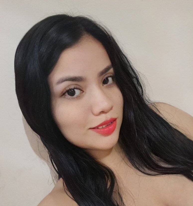 🍑𝐀𝐝𝐫𝐢𝐚𝐧𝐧𝐚✨ photo