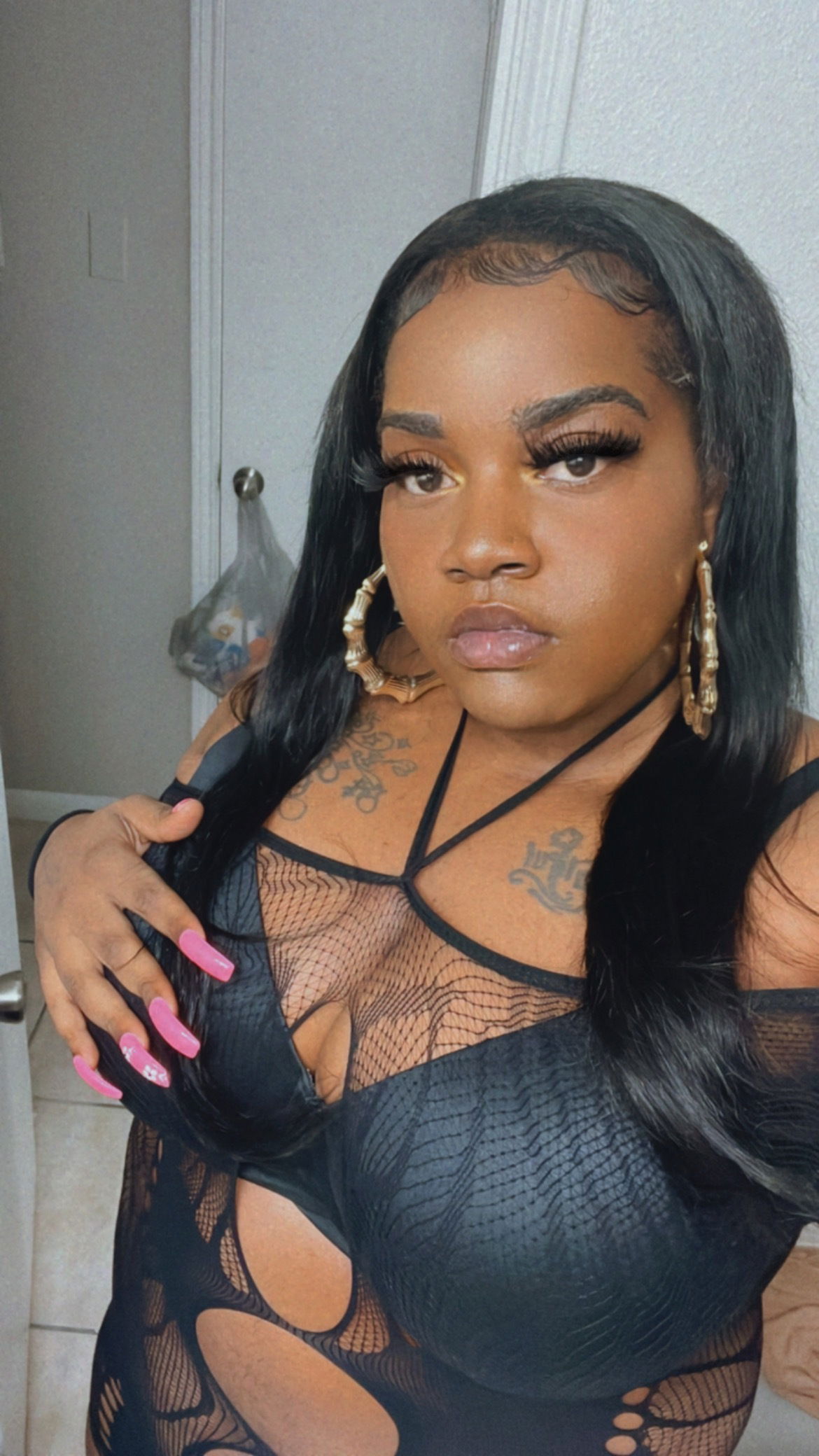 Milkinggoddesss🖤⛓️ photo